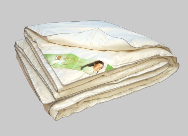Одеяло шелк 70% всесезонное в чехле из хлопкового волокна